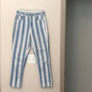 American Eagle Mom Jeans with Fun Design